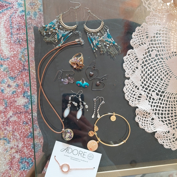 Jewelry Assortment - Necklaces, Earrings, Ring, And Bracelet - Picture 8 of 16